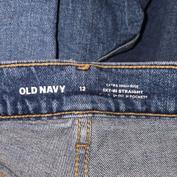 Old Navy Extra High-Waisted Sky-Hi Straight Button-Fly Ripped Jeans Size 14 - Picture 6 of 7